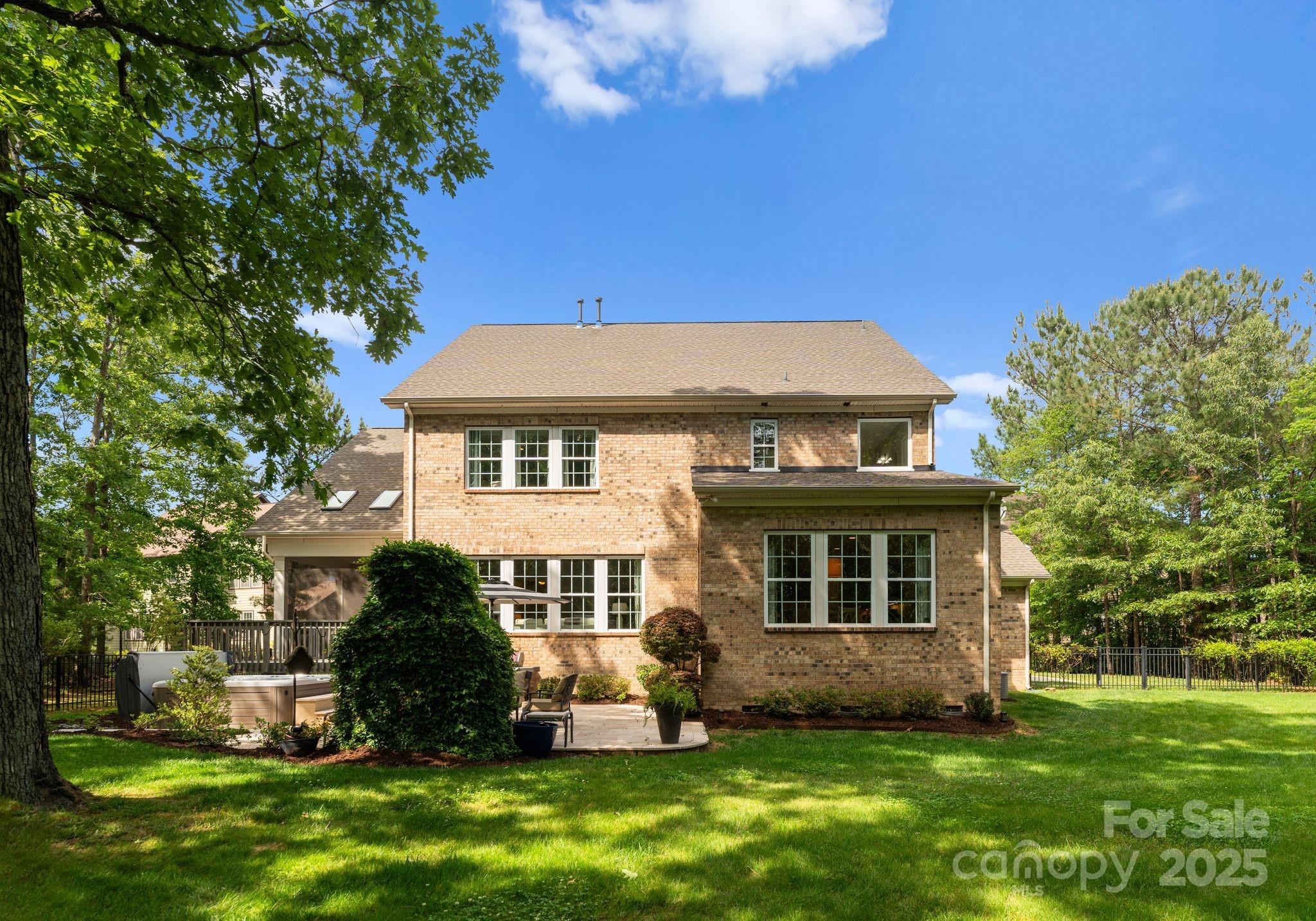 1410 Smoketree Court