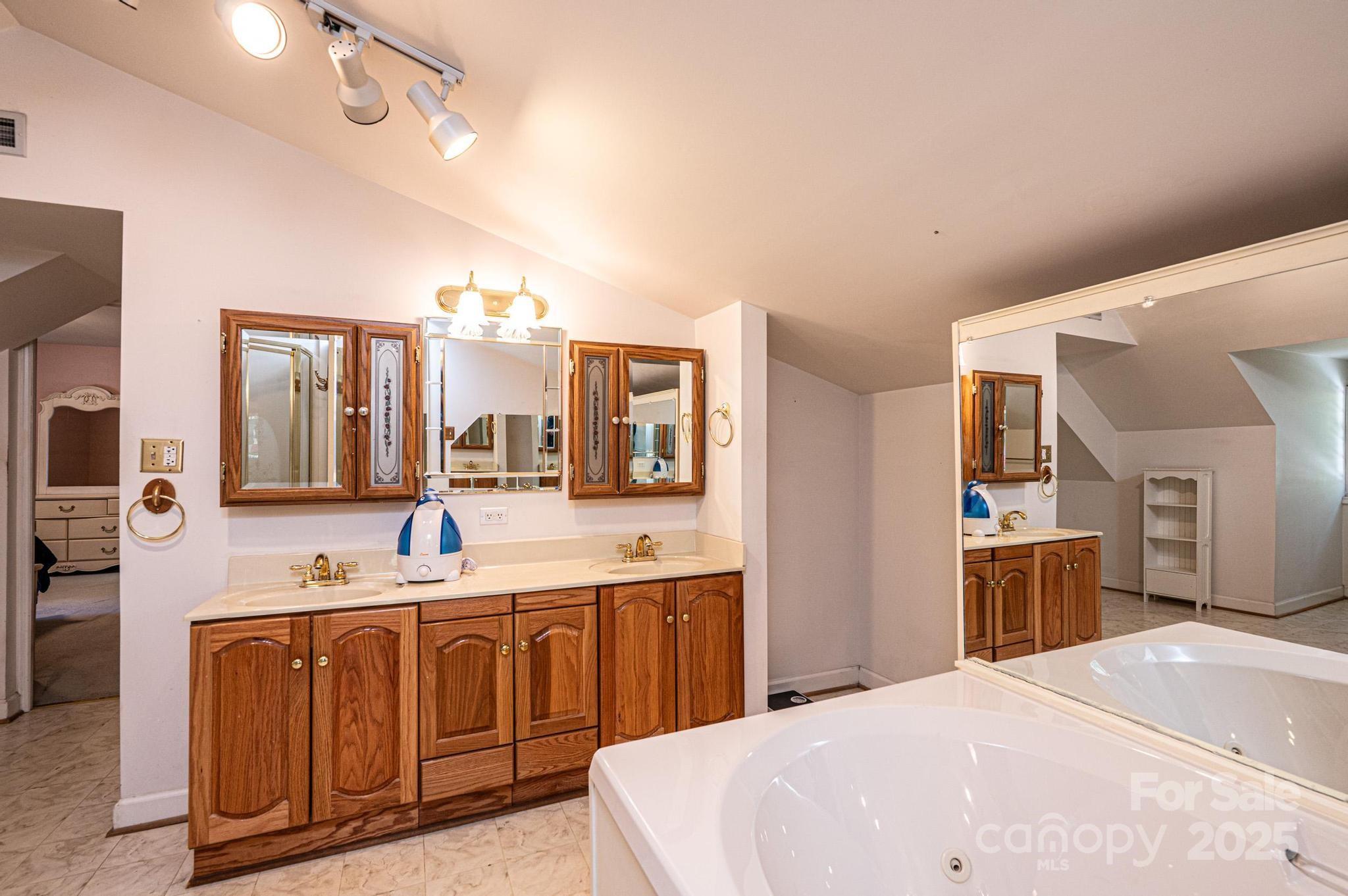 Granada Farms - Residential