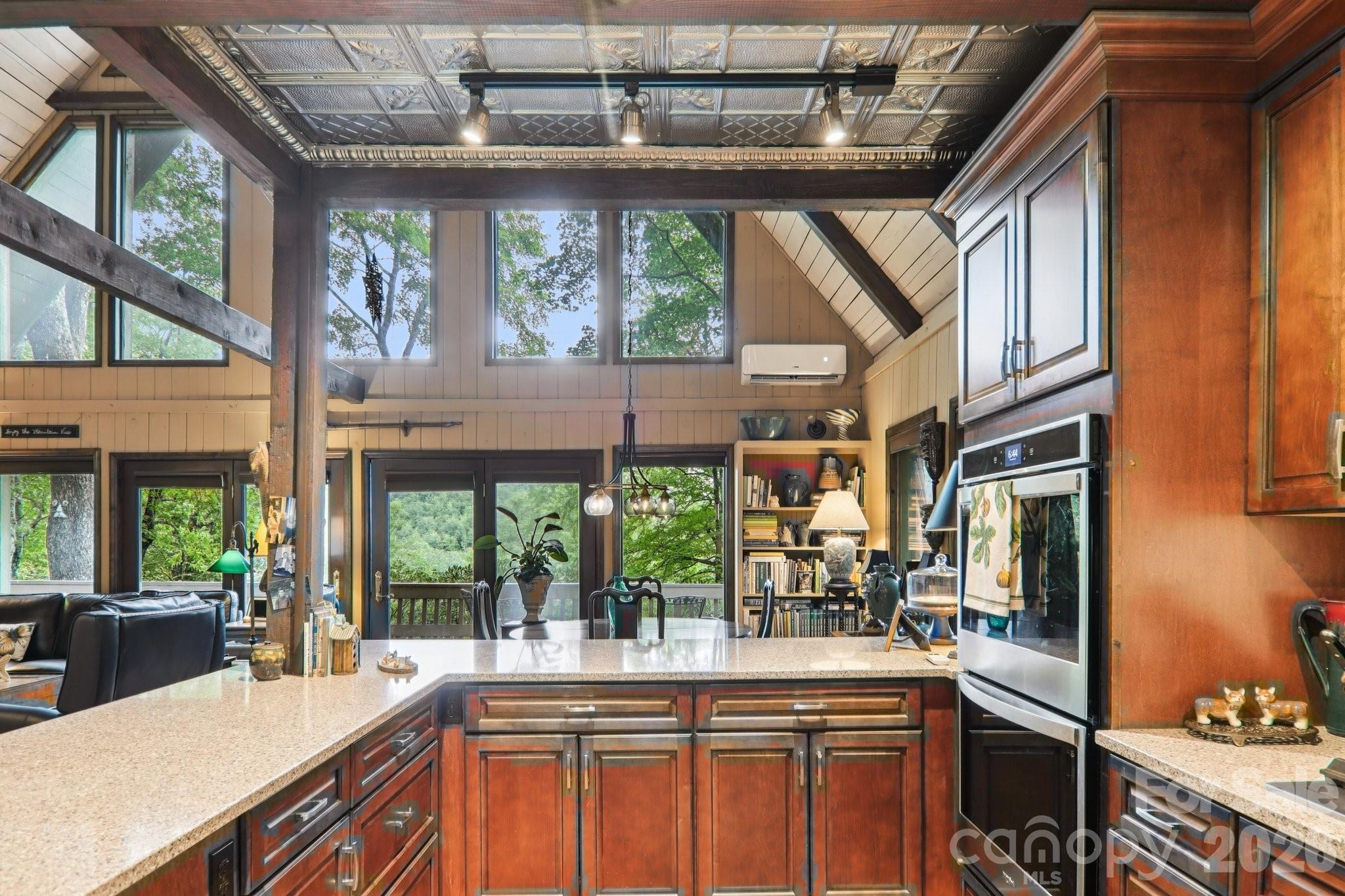 Mount Mitchell Lands - Residential