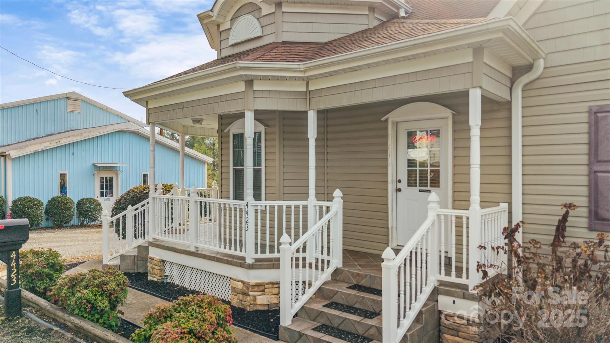 4423 Railroad Avenue 1