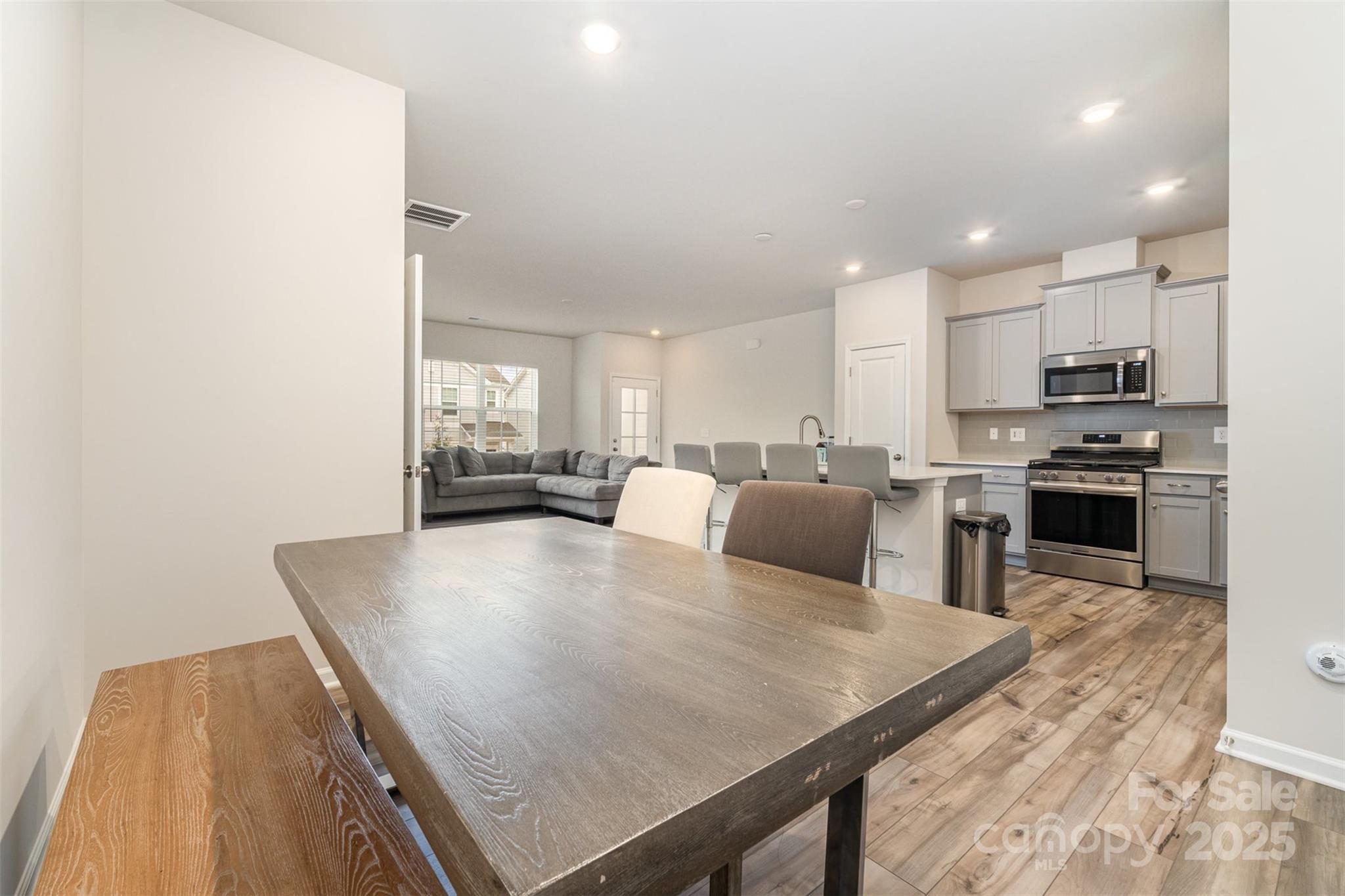 Gastonia, North Carolina 28056, United States, 3 Bedrooms Bedrooms, ,3 BathroomsBathrooms,Residential,Active,102509