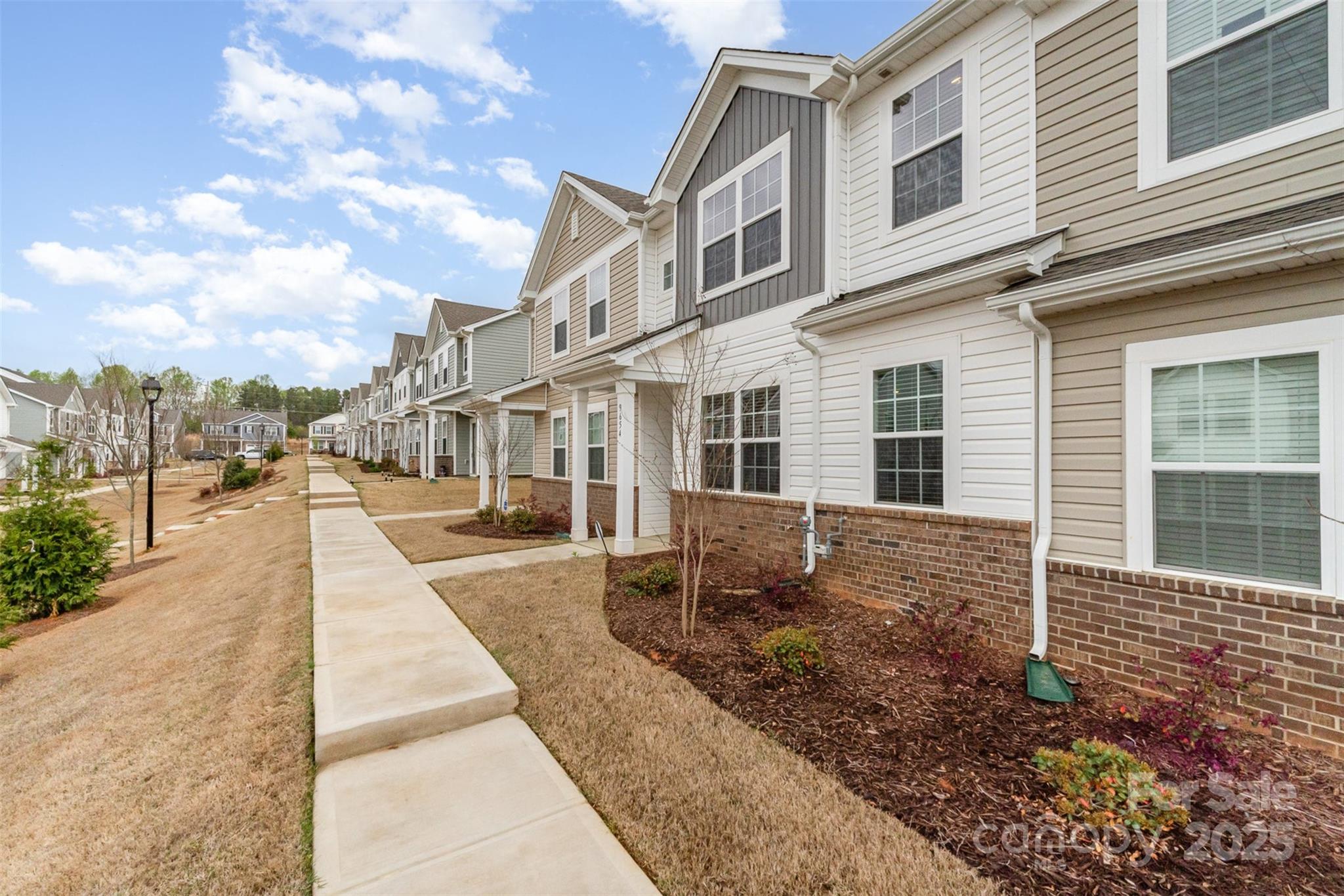 Gastonia, North Carolina 28056, United States, 3 Bedrooms Bedrooms, ,3 BathroomsBathrooms,Residential,Active,102509