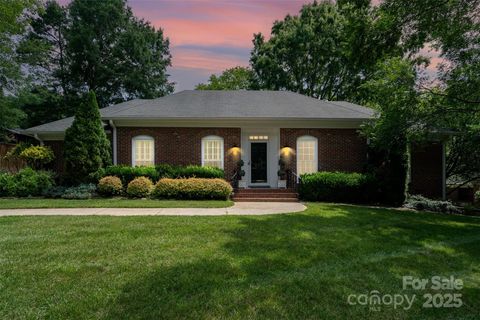 935 Trentle Court Charlotte NC 28211