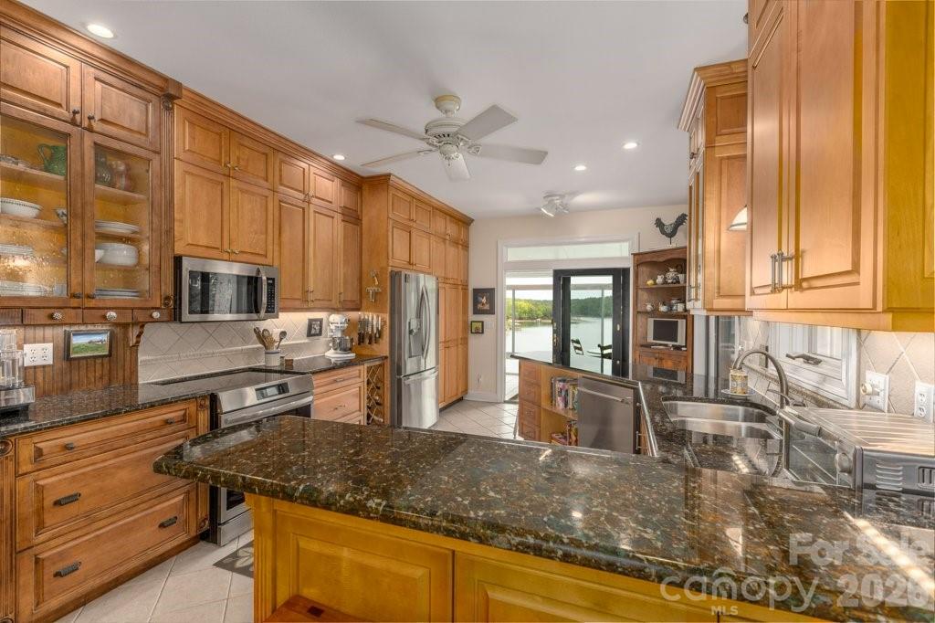 Lakeview Pointe - Residential