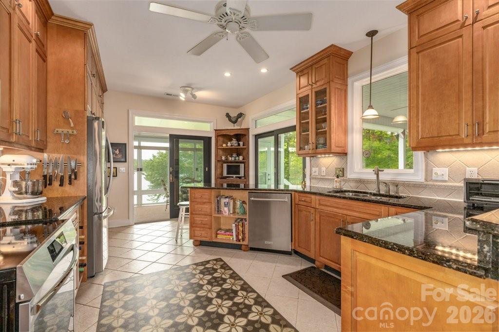 Lakeview Pointe - Residential