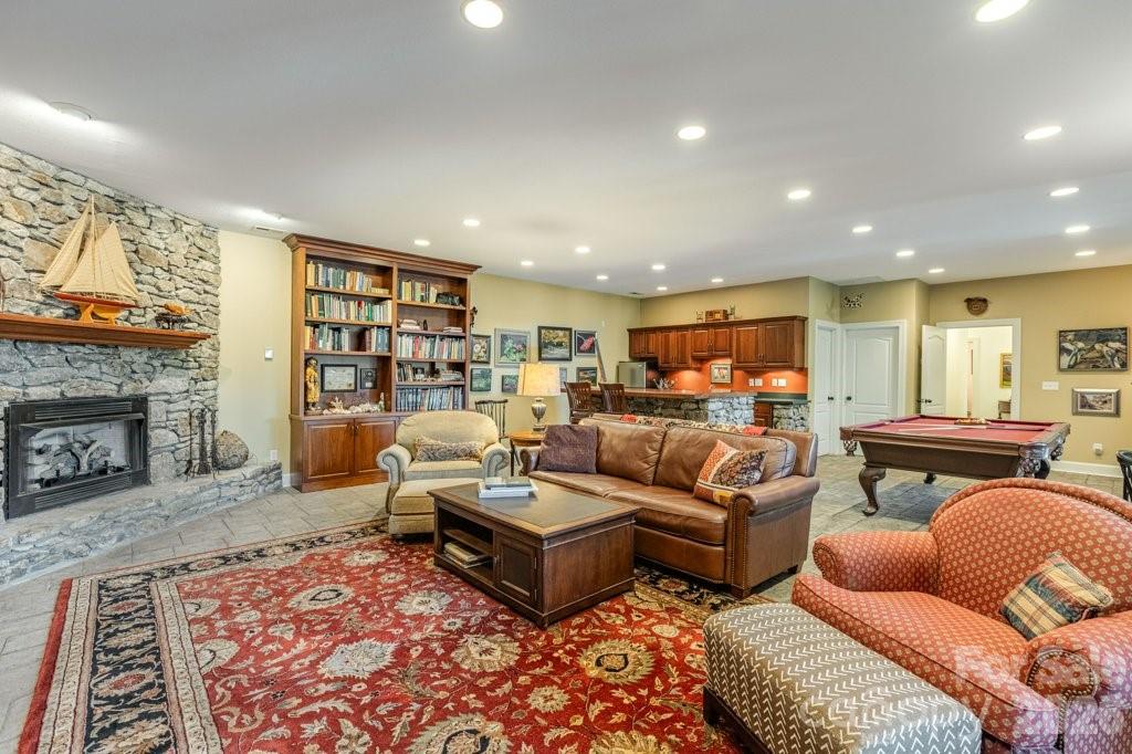 Lakeview Pointe - Residential