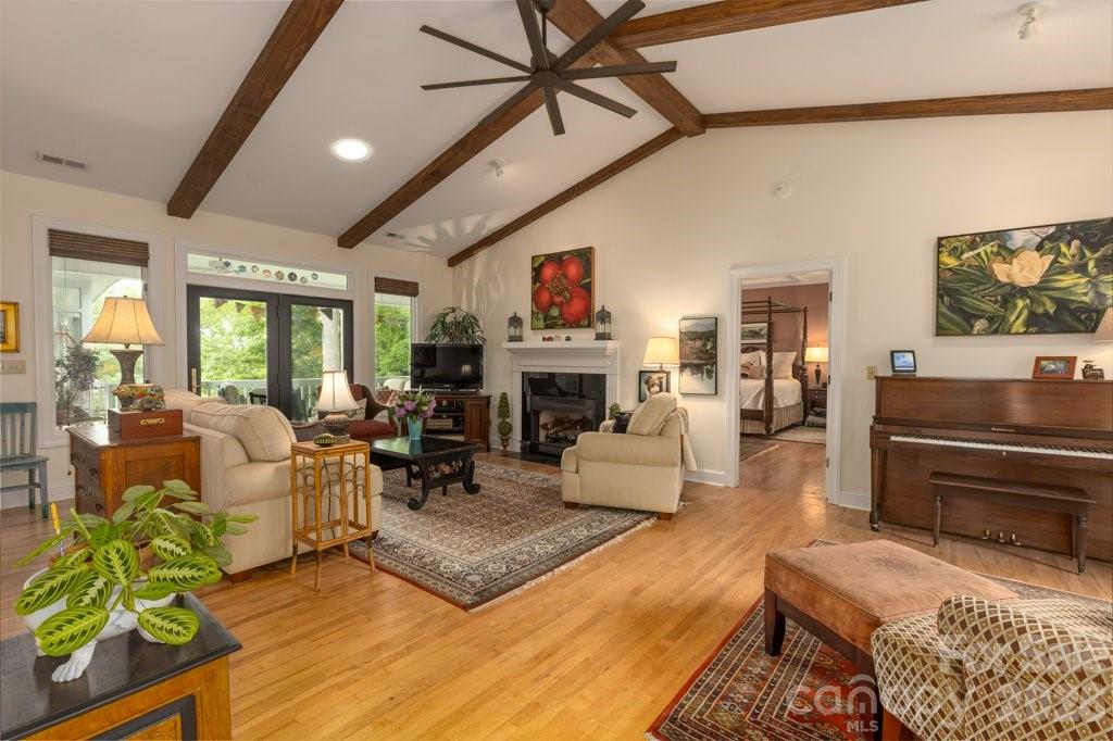 Lakeview Pointe - Residential