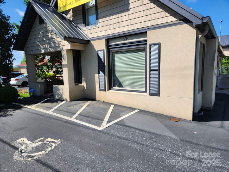 This office space offers nearly 920 square feet, conveniently located just off Four Seasons Boulevard. The layout includes two offices, a reception area, flexible work space, basement storage, a shared breakroom, and a training room. It is ideal for loan officers, insurance agencies, financial advisors, or law offices. The lease is $1,500 per month, and all utilities and phone service  is included. Nearby businesses include a doctor's office, several restaurants, a pharmacy, Tractor Supply, GO Grocery, and a real estate office.