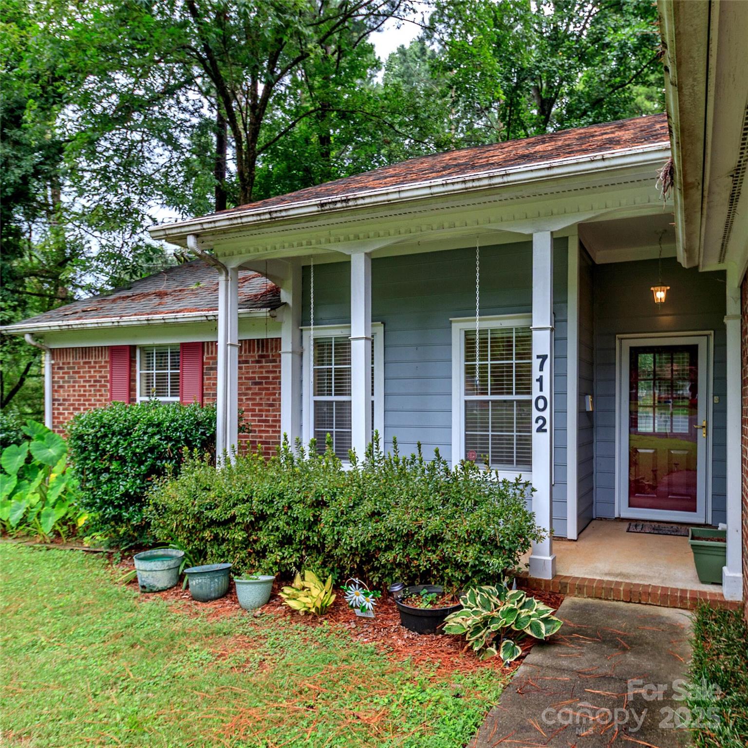 7102 Chattanooga Lane
