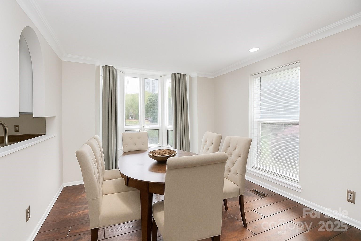 328 W 6th Street 2