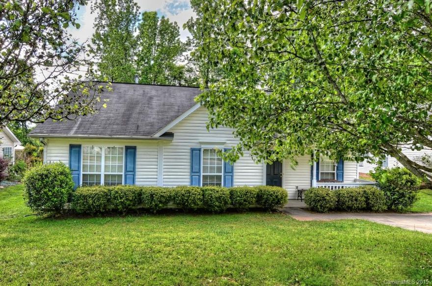 Sweet 3 Bedrm-2 Bath Ranch home on private Wooded lot. Gleaming Millwork Hardwood floors in Greatrm, Dining area & Kitchen! Both Full baths have custom Slate Tile Floors & new Toilets. Fresh paint! Nice Kitchen! New French doors with interior blinds leads out from the Kit to the quiet patio! Beautiful & Totally Private back yard that backs up to Woods -greenspace. Perfect flat Lot for a pool! Front porch just painted. Mabry Park has Club house & pool! Easy walk to YMCA; Restaurants & shopping!!