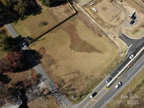 Photo of 4402 Riverdale Drive, Charlotte, NC 28273 (MLS # 4320519)