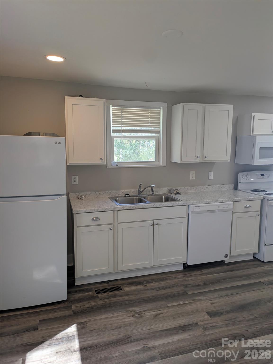 806 N Woodland Drive