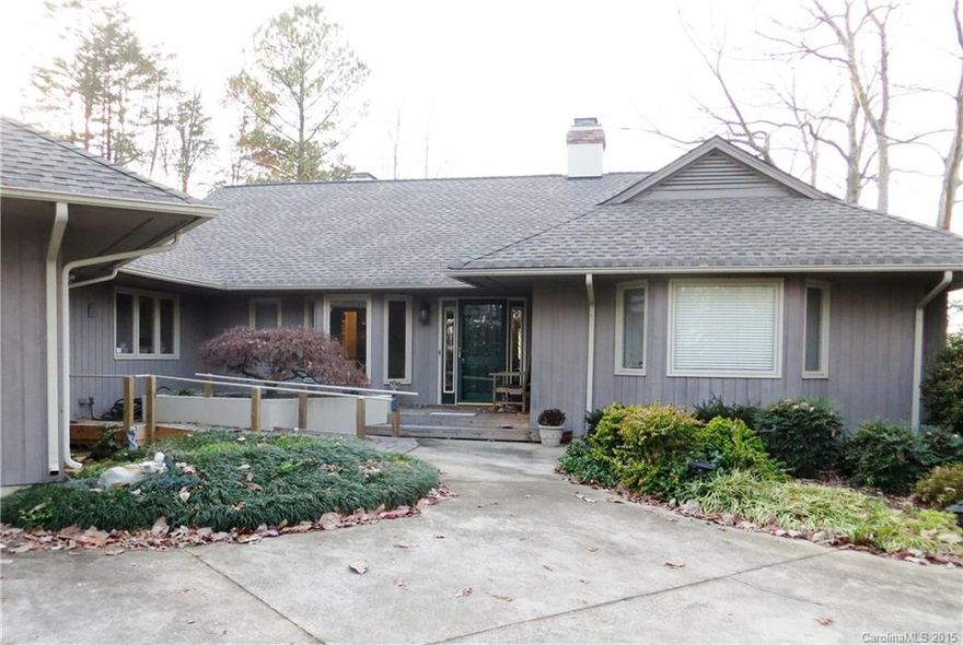 Vacation in your own mountain retreat without leaving home. Beautifully maintained home offers the best in comfortable living. Fps in Great Room and Master BR are flanked with bookcases. Wet bar in Great Room adds to ease of entertaining. Cooks will appreciate the double ovens, gas cook top, built in microwave, & separate microwave. One would never know this home is handicap accessible meeting US Army standards. Laundry room doubles as office & sewing.Wonderful Screened Porch, Much, Much More