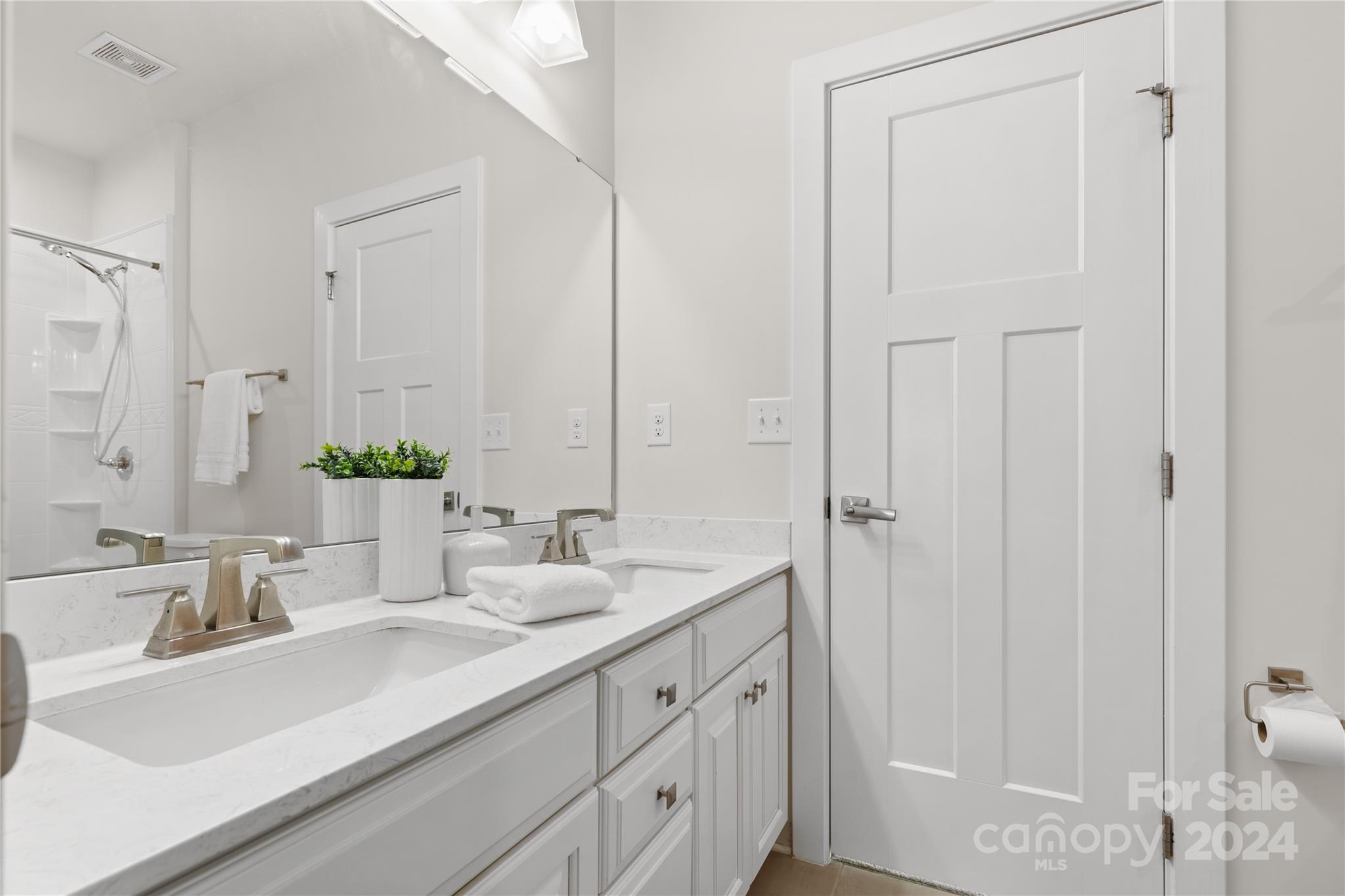 Holcomb Woods - Residential