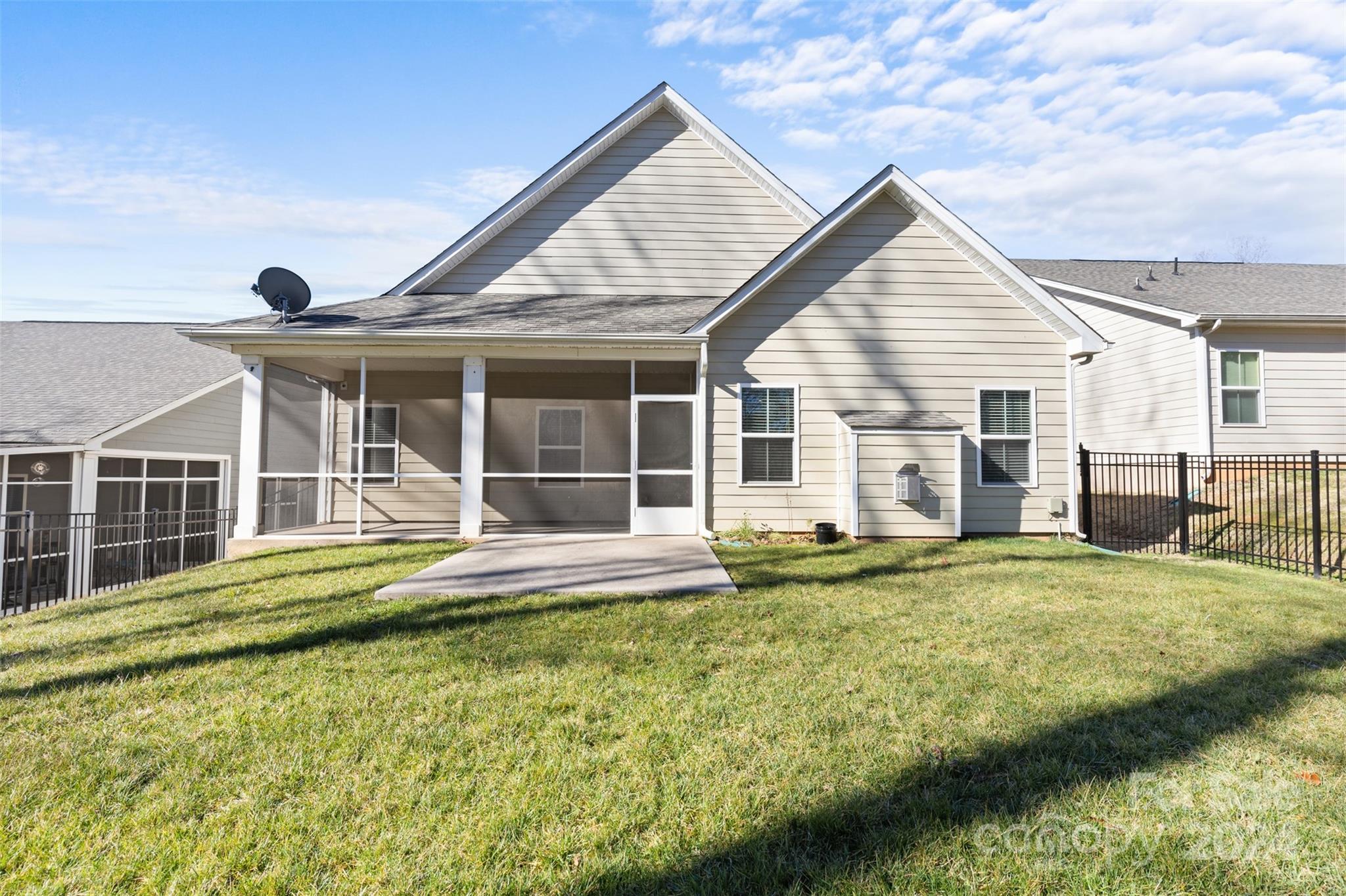 Holcomb Woods - Residential