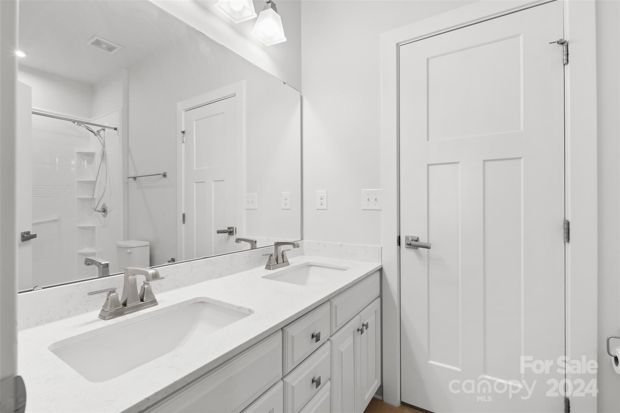 Holcomb Woods - Residential