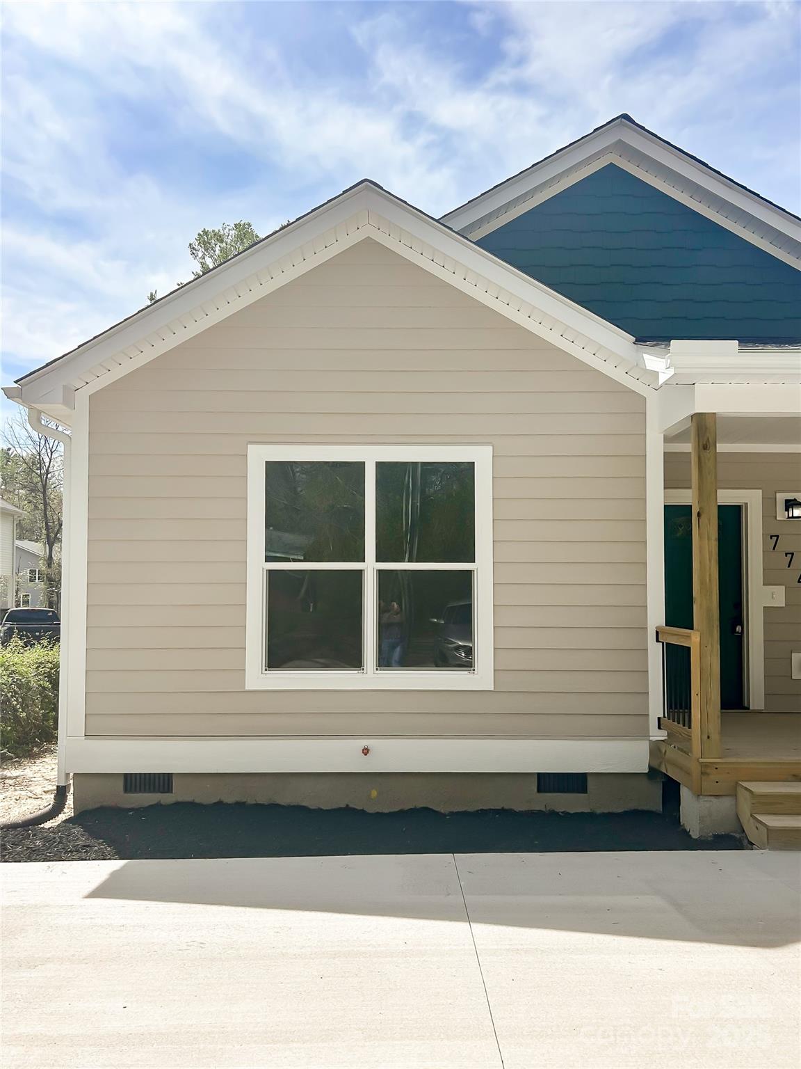 774 Allen Street W