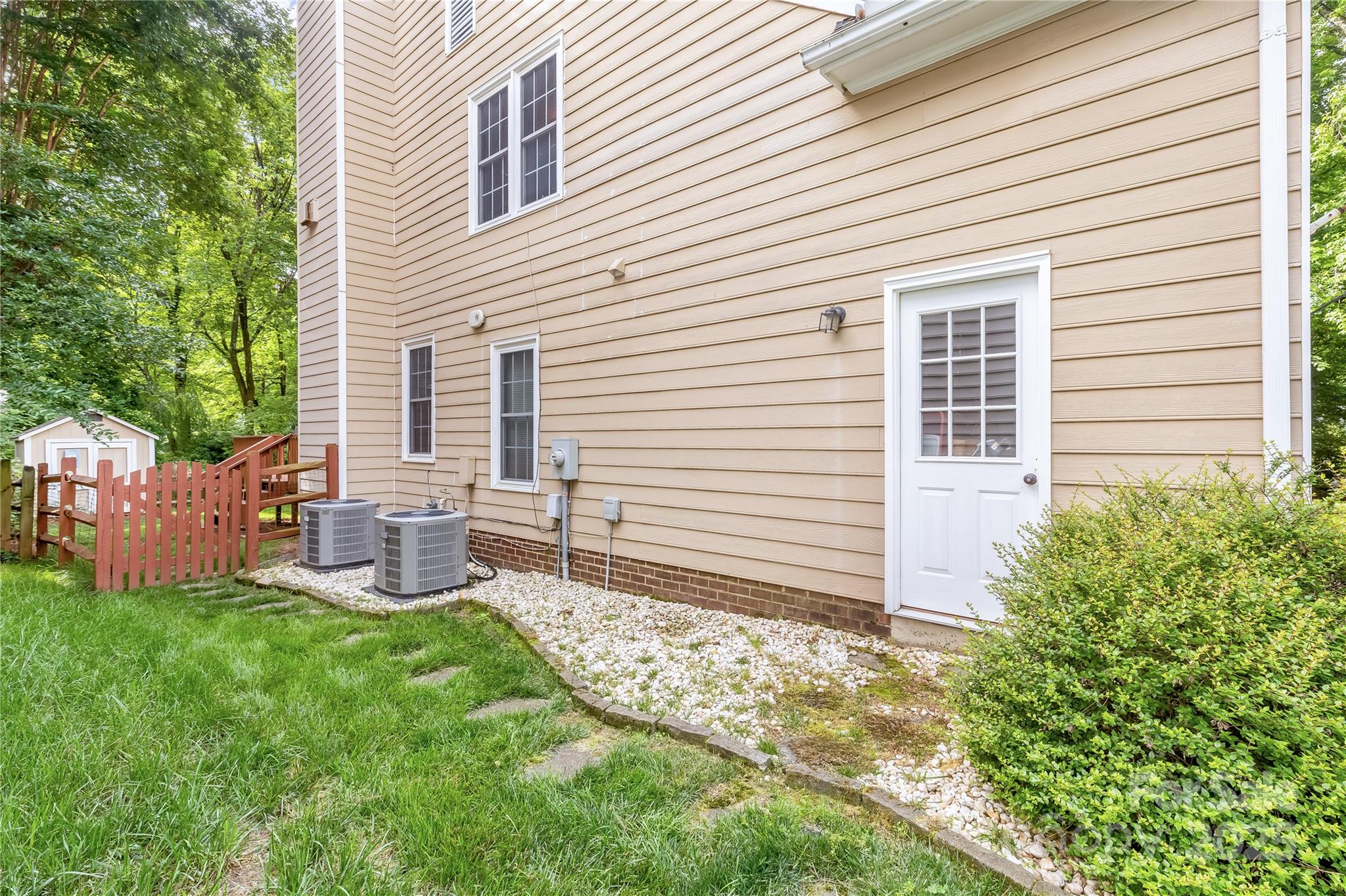 Davis Lake - Residential