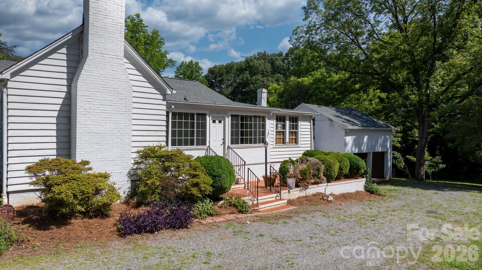 608 1st Street W
