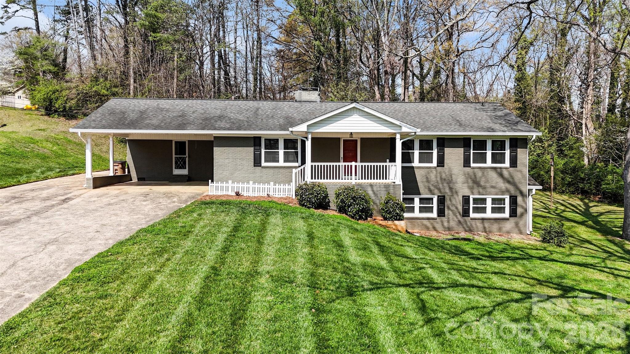 204 Country Club Circle