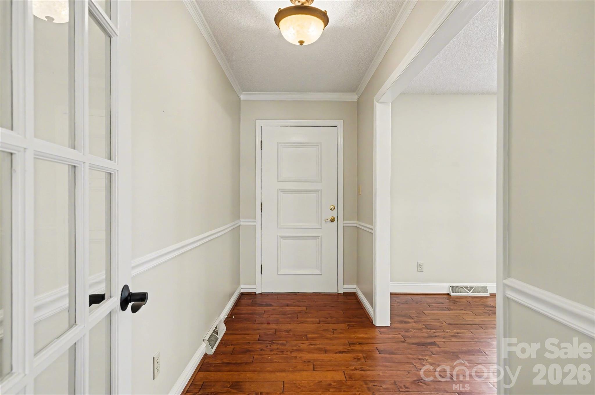 204 Country Club Circle