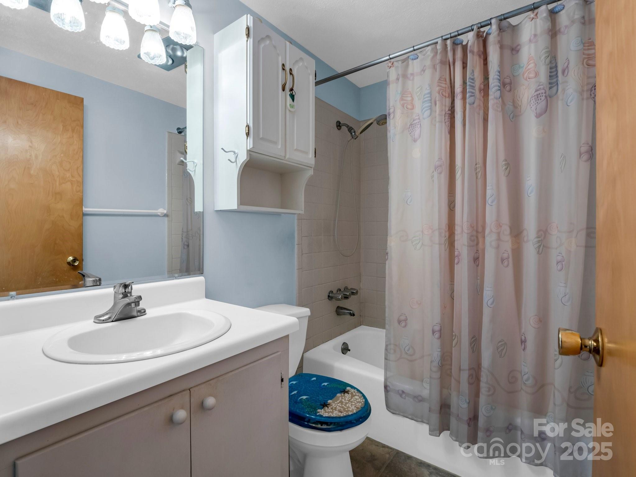 Colonial Village - Residential