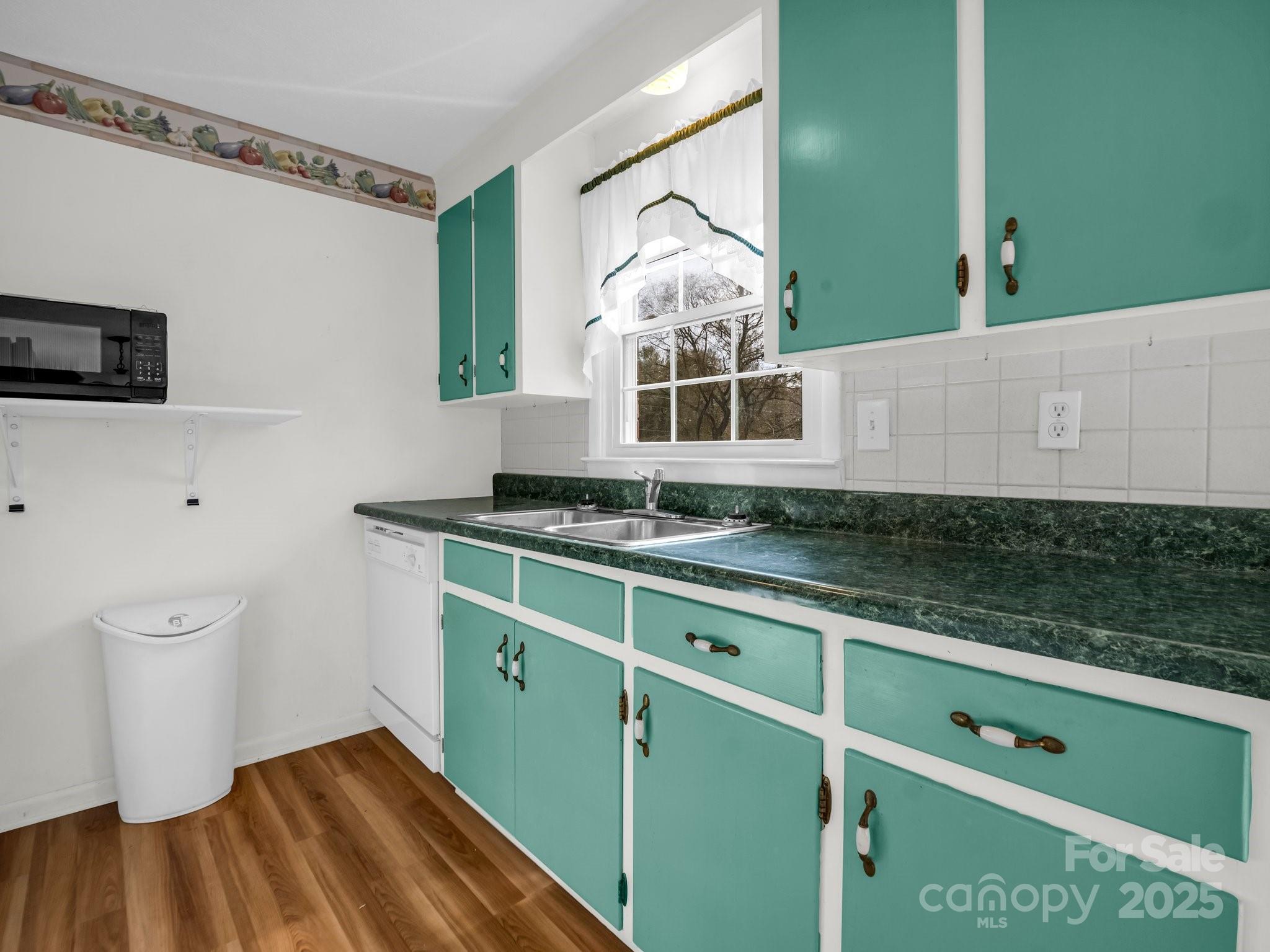 Colonial Village - Residential