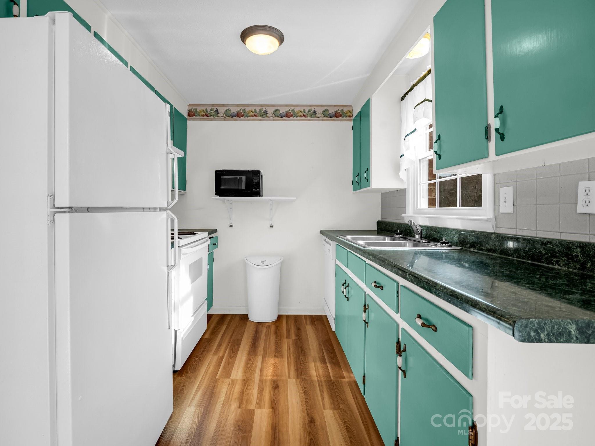 Colonial Village - Residential