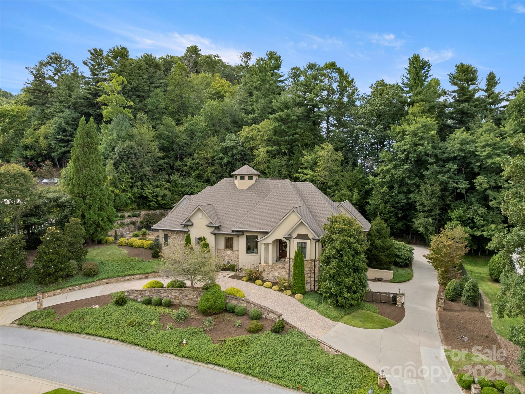 190 Mistletoe Trail