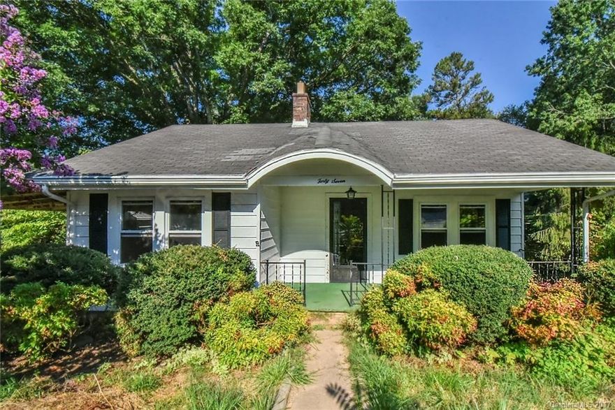 Looking for a home to flip? This home sits on a street with 3 brand new homes and 2 more to come. New home prices range from 375-425k. Natural gas will be available. This home is being sold AS IS.