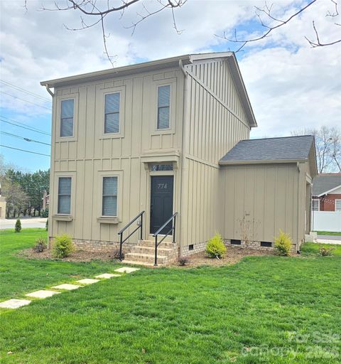 774 8th Street NE Hickory NC 28601