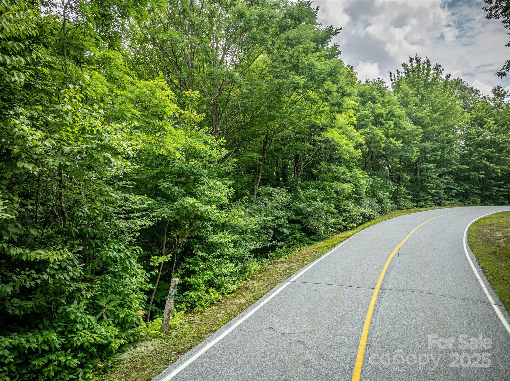 000 Meadow Ridge Drive L9