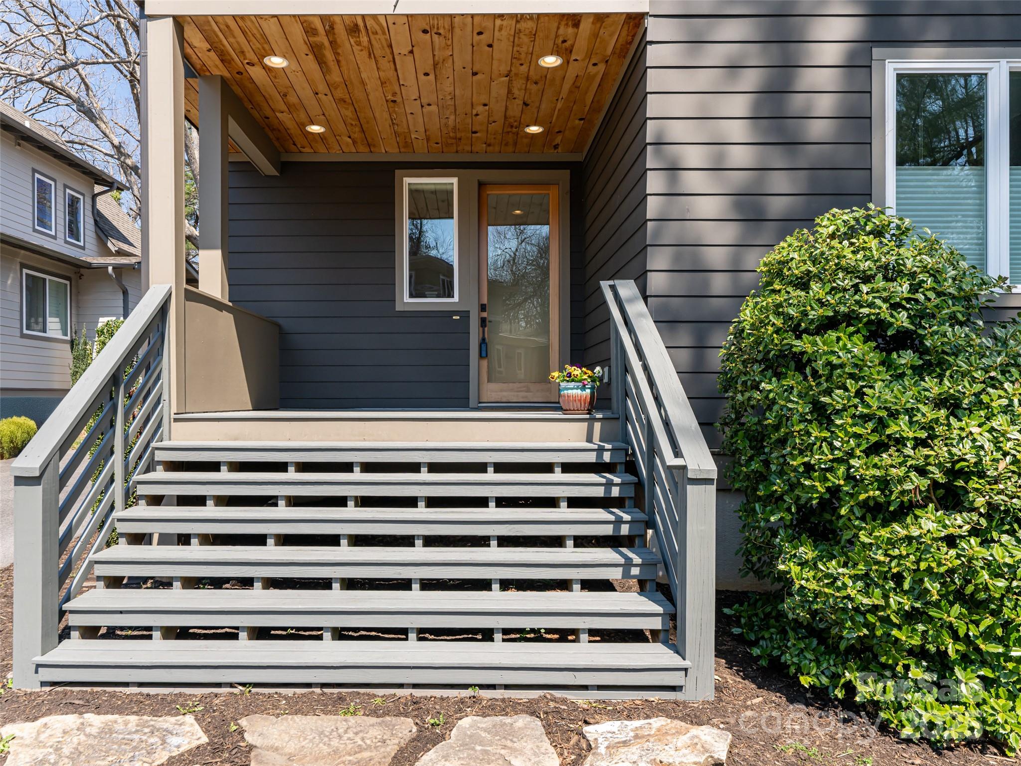7 Mauricet Lane