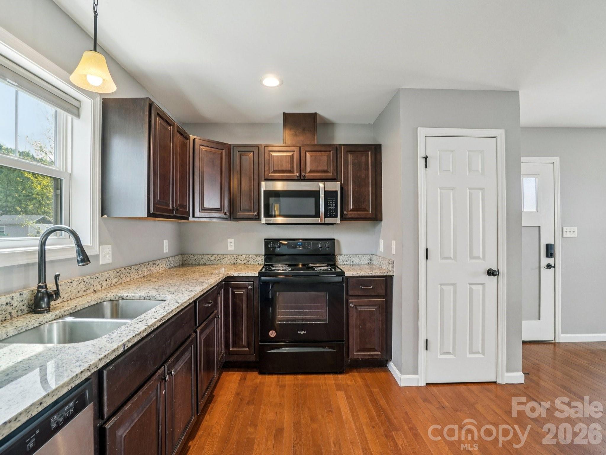 Lillie Farm Cove - Residential