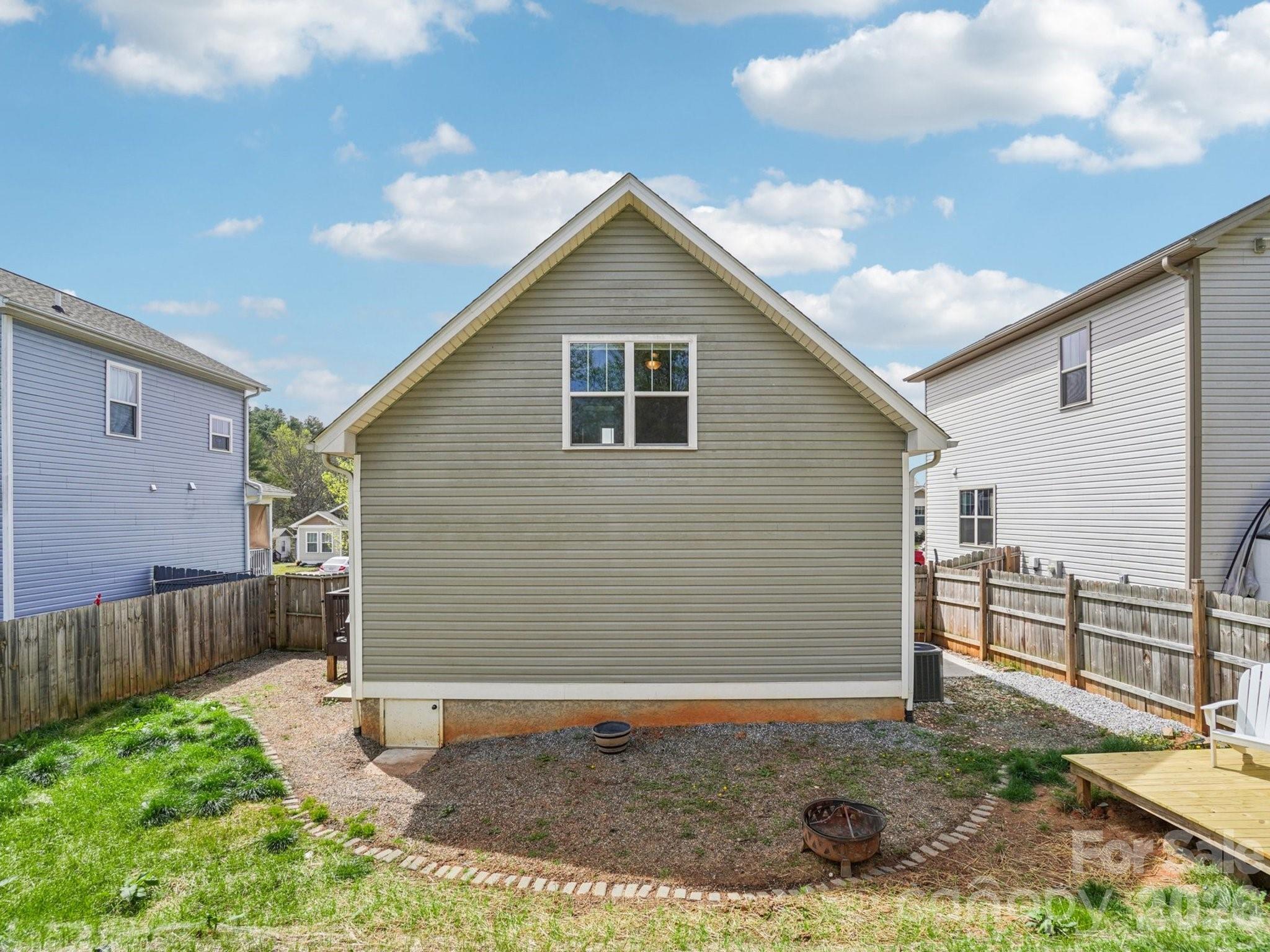 Lillie Farm Cove - Residential