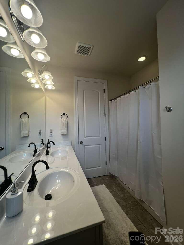 Lake Crest - Residential
