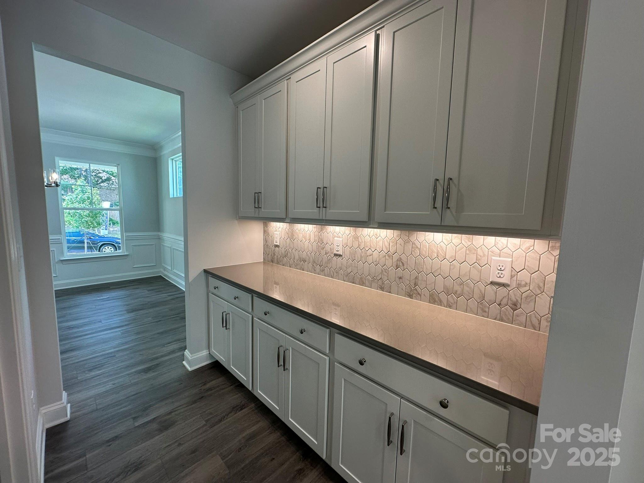 5100 Verona Road 96
