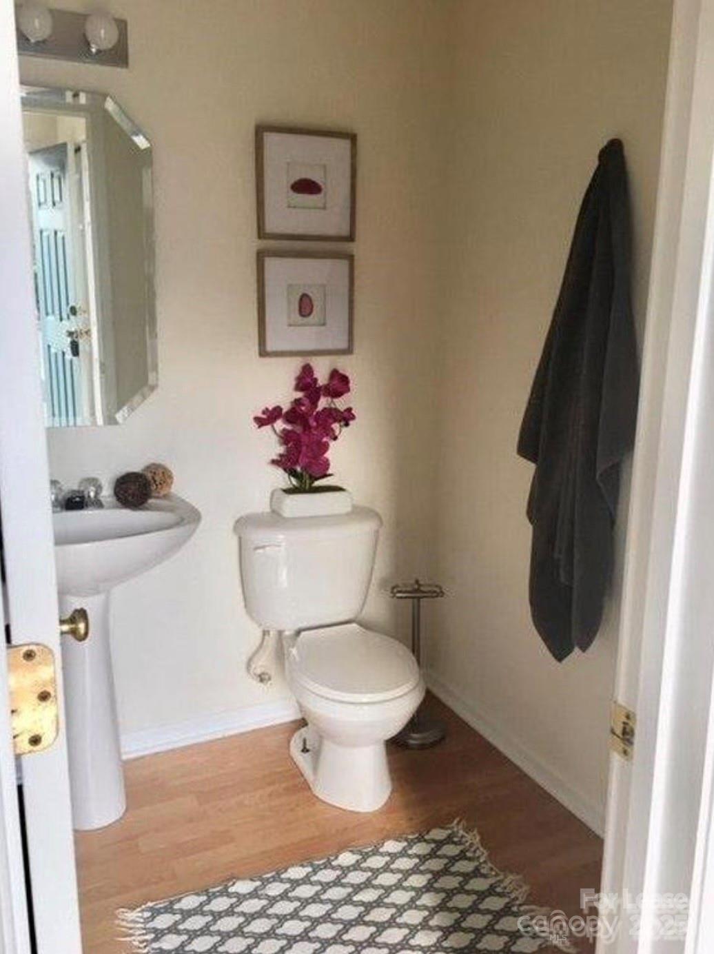 3232 Barons Court Road