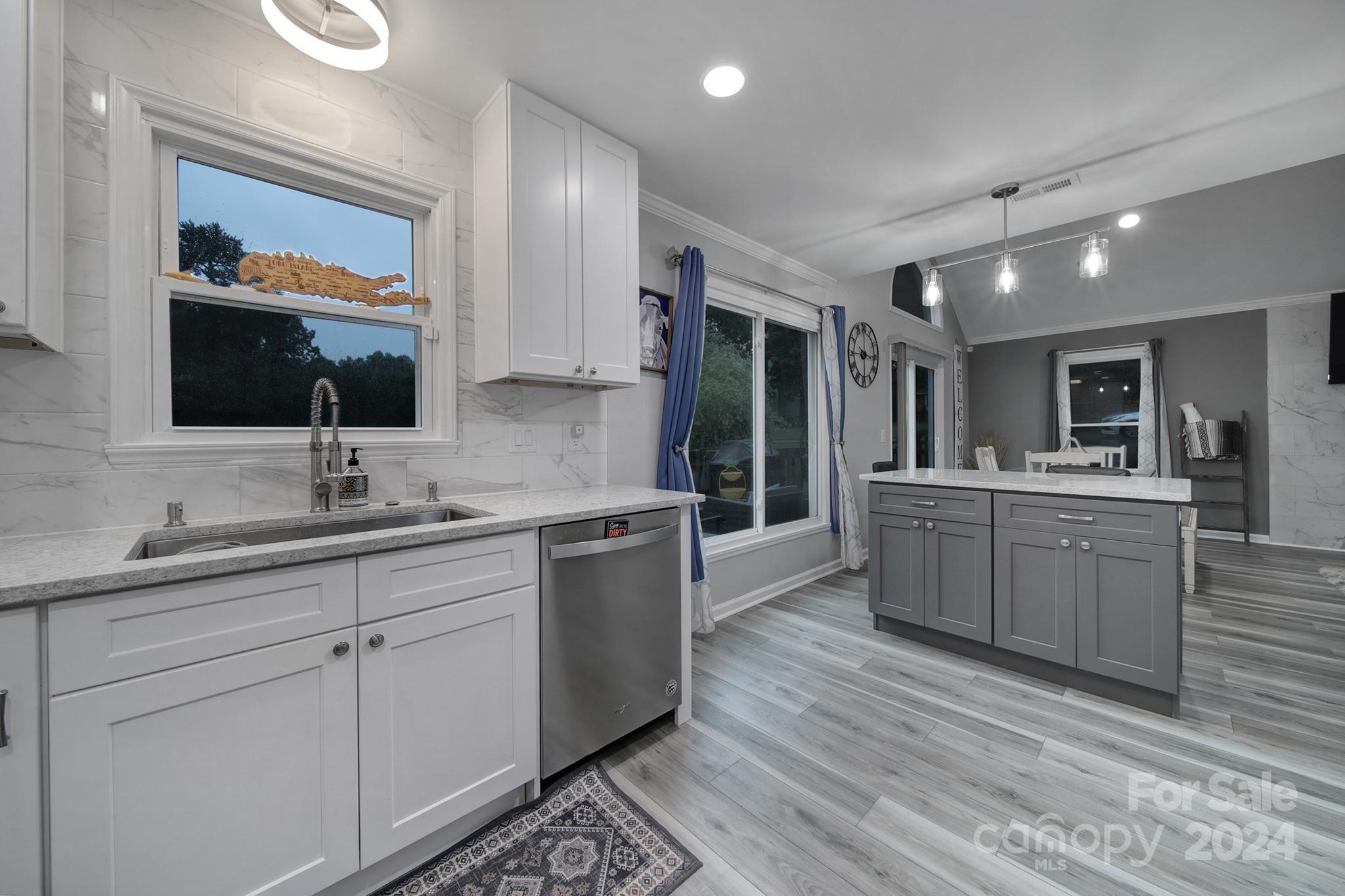 Tega Cay - Residential