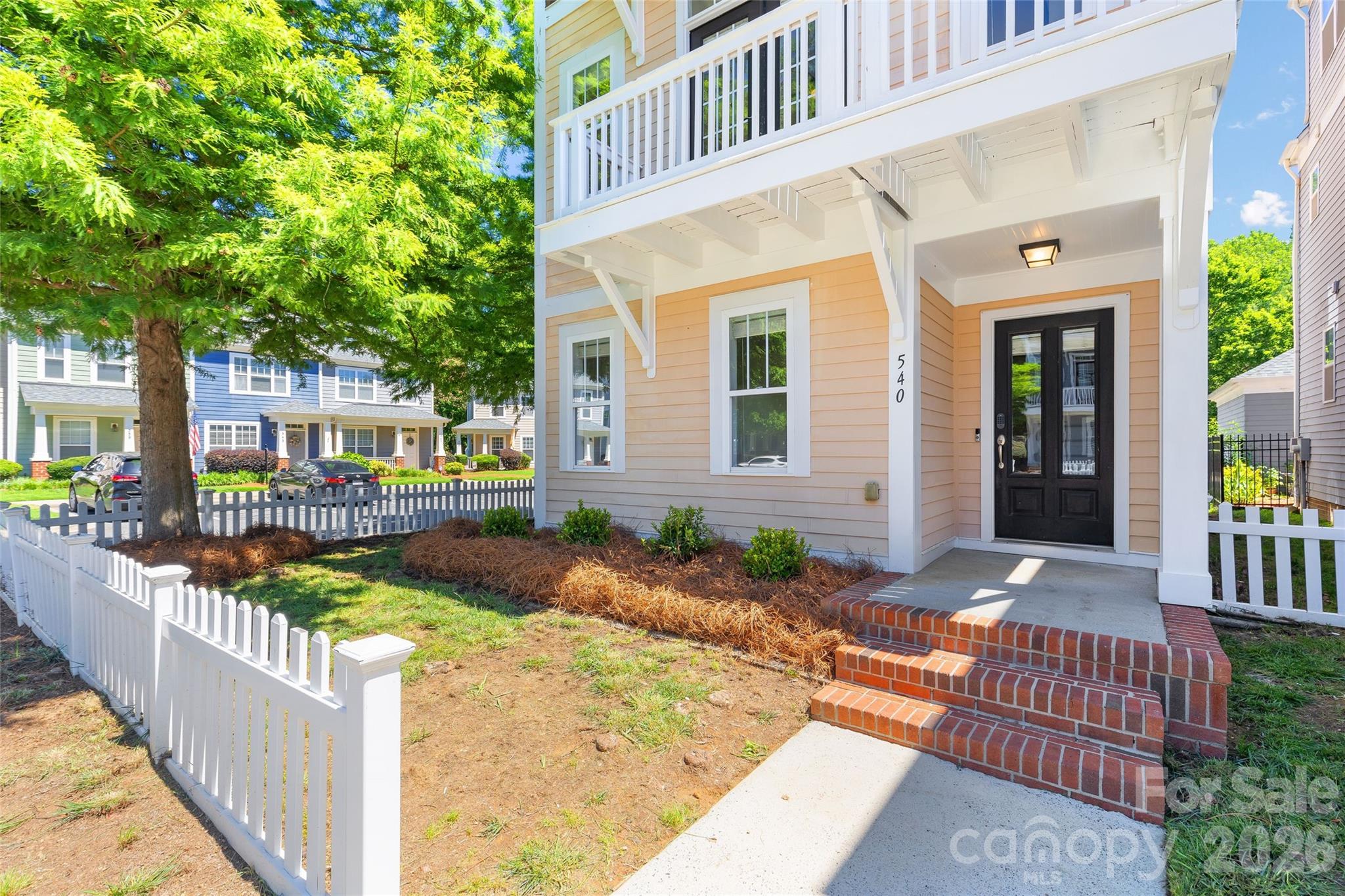 540 Dubois Court