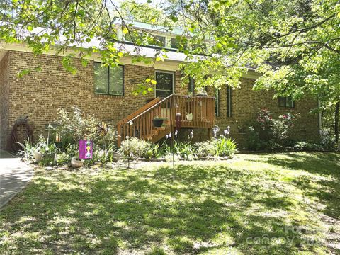 6212 Sunset Circle Charlotte NC 28216