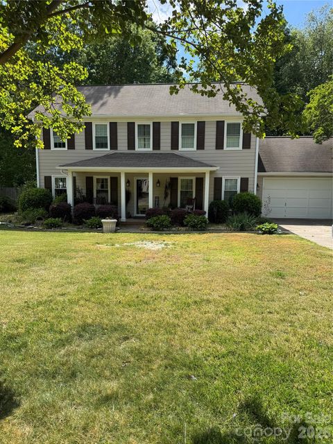 Photo of 13333 Kintyre Court, Matthews, NC 28105 (MLS # 4372292)