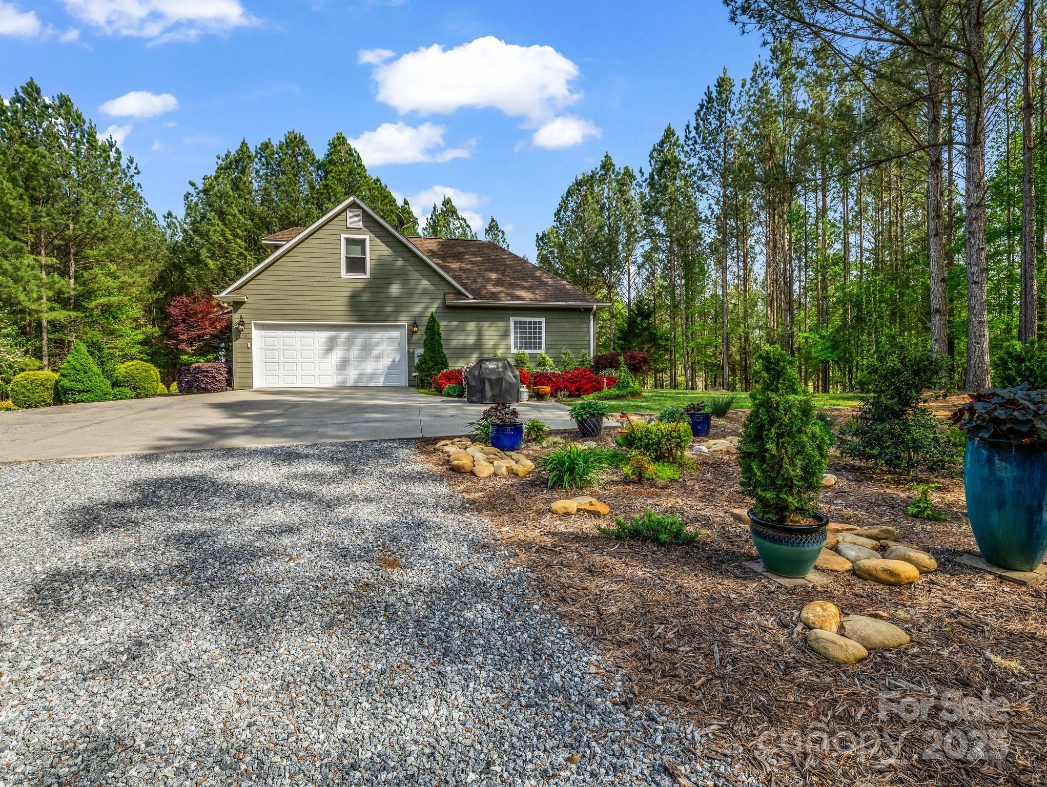 219 Farmer Johns Trail