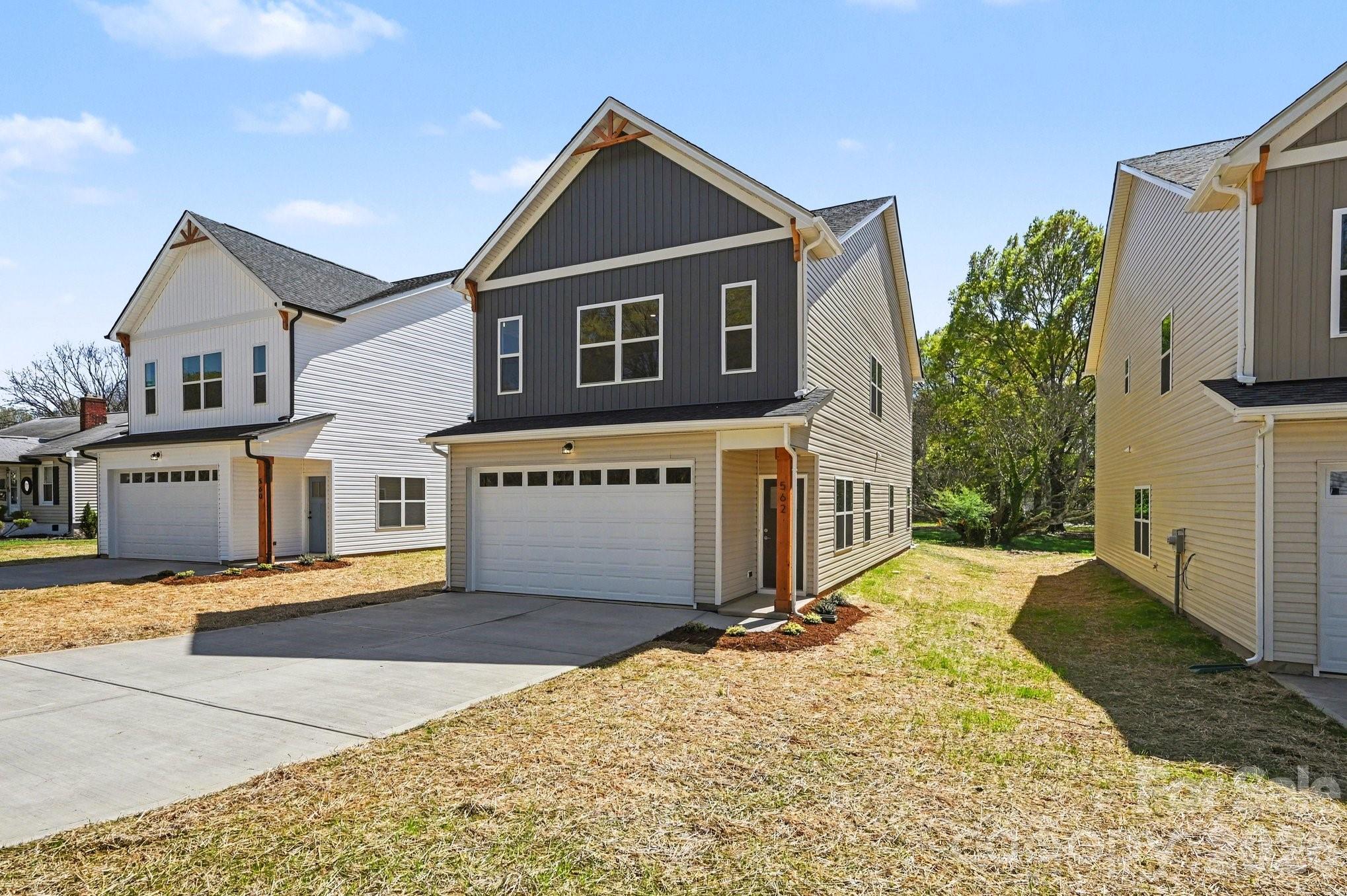 Photo 1 of 23 — 562 W Wilson Avenue, Mooresville, NC 28115