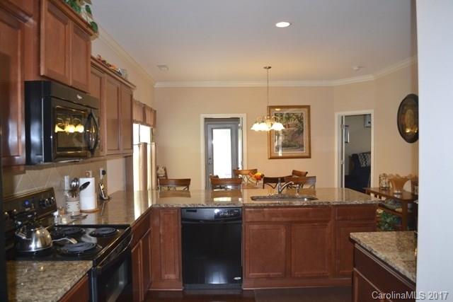 Newport Lakes - Residential