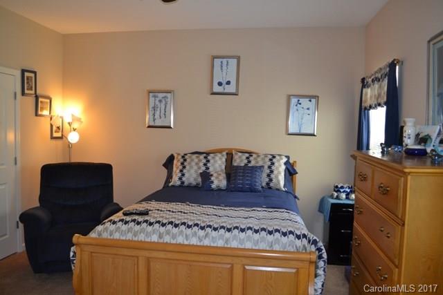 Newport Lakes - Residential