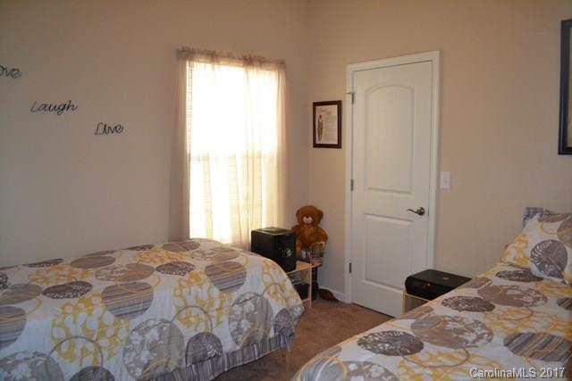 Newport Lakes - Residential