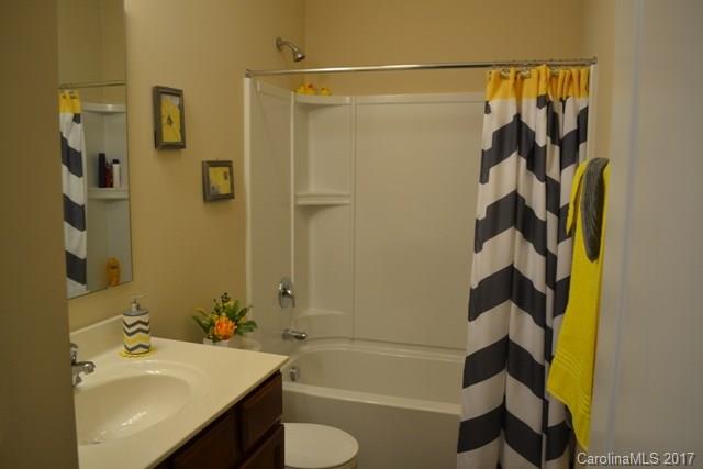 Newport Lakes - Residential