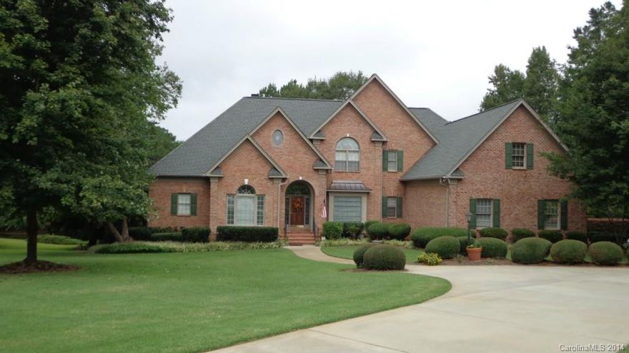 This extraordinary ML II waterfront, lg all brick 2 story home plus basement & workshop on cul-de-sac lot in one of RH's most prestigious neighborhoods offers so much for the active or extended family. Outside entertaining on the deck, screened porch, hot tub, paved patio & fire pit at the lake or in the finished basement's bonus/office, 2nd great room & 2nd FP make it a great home for family & friends to enjoy year round